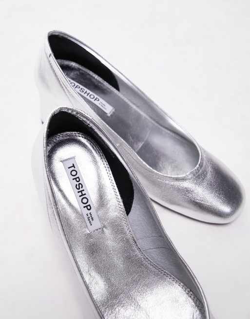 Topshop Elana leather heeled ballerina shoe in silver, 3 of 4