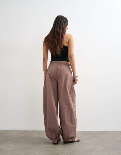 Topshop elasticated waist cuffed hem techy trouser in brown, 5 of 5