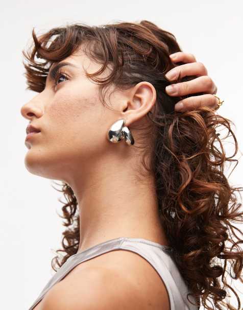 Topshop – Elodie – Silberfarbene, tropfenförmige Hängeohrringe - view 1