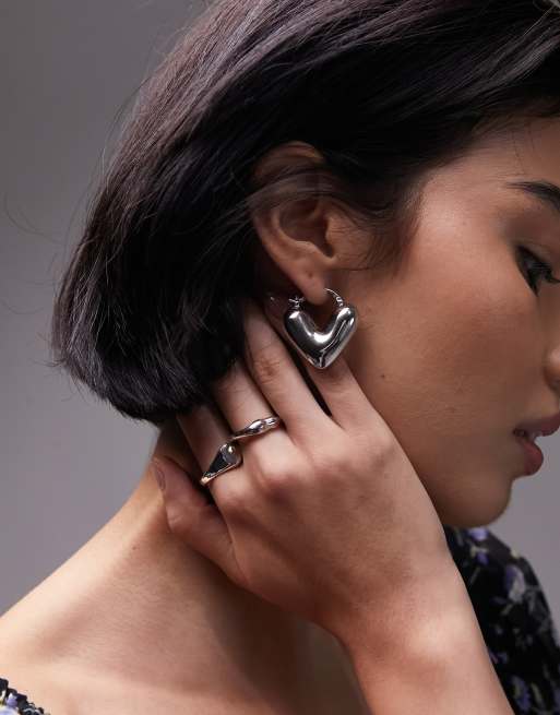 Topshop - Elsie - Orecchini a cerchio argentati con design a V