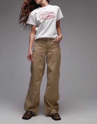 Topshop - Ember - Jeans in Buttermlich mit niedrigem Bund und weitem Bein-Brown