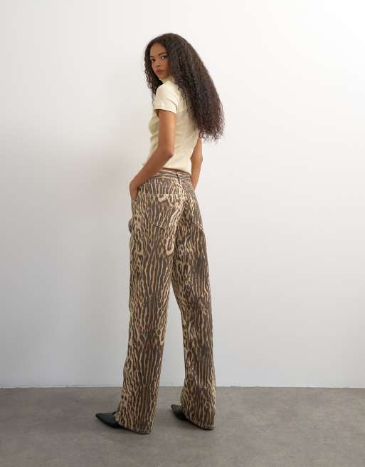 Topshop Ember lavtaljede afslappede jeans med lige ben i leopardprint, 4 af 5