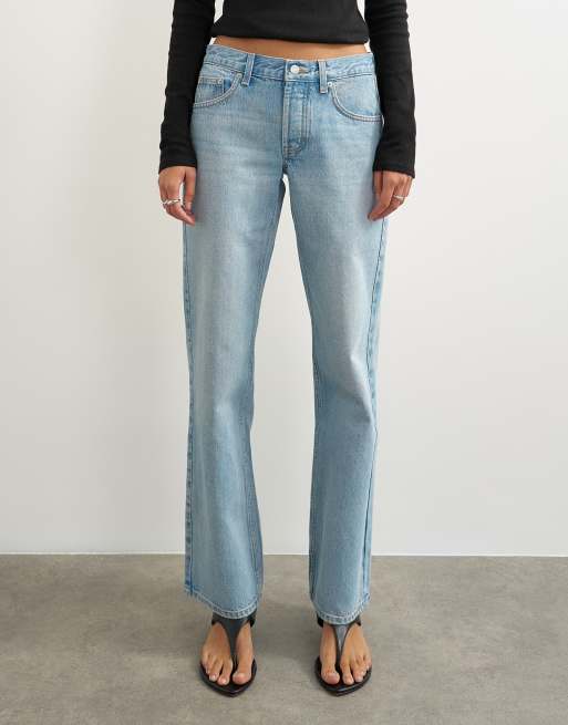 Topshop Ember low-rise relaxed straight leg jeans in bleach , 2 of 5