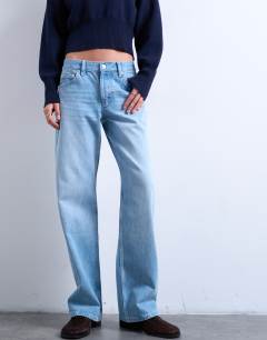 Model wearing Ember low rise straight jean in bleach