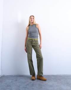 Model wearing Ember low rise straight jean in khaki