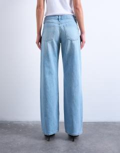 Model wearing Ember low rise straight leg jean in bleach