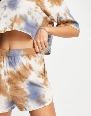 Femme Topshop - Ensemble pyjama avec short et t-shirt coupe carrée effet tie-dye