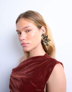 Enzo floral statement stud earring in gold