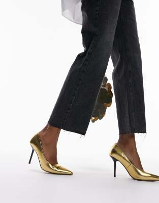 Erin patent pumps in gold