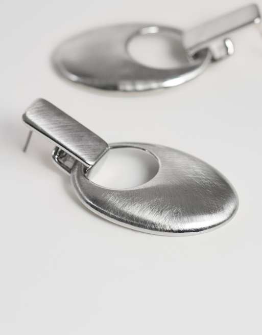 Topshop Esme door-knocker earrings in silver brushed, 2 of 3