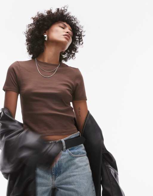 Topshop - Everyday - T-shirt taglio corto e stretto color cioccolato 