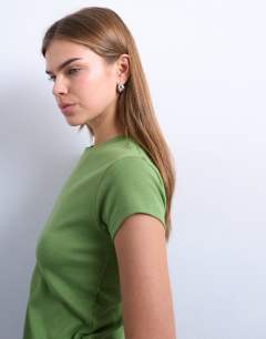 Model wearing Everyday tee in green