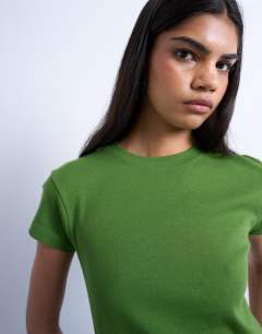 Model wearing Everyday tee in olive green