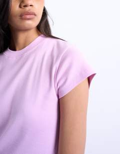 Model wearing Everyday tee in pink