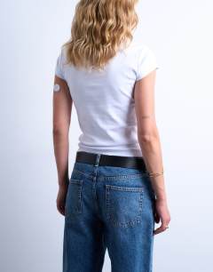 Model wearing Everyday tee in white