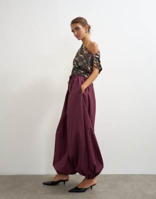 Topshop Extreme Balloon Pants In Burgundy