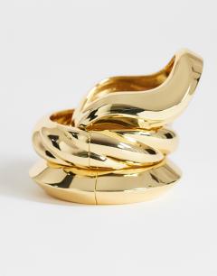 Model wearing Fabio 3 pack bangles in gold