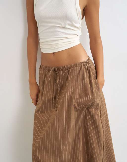 Topshop - falda maxi de popelina con bajo abullonado y rayas chocolate, 3 de 5