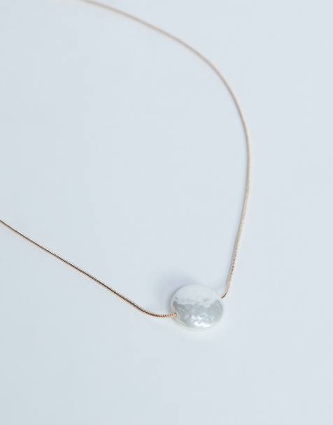 Topshop - Farley - Collana stile choker dorata con ciondolo effetto perla - view 1