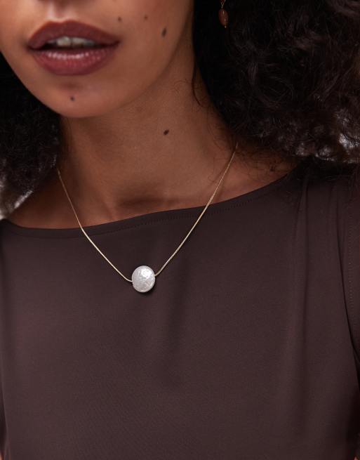 Topshop – Farley Dainty – Naszyjnik choker w odcieniu złota z zawieszką z perłą