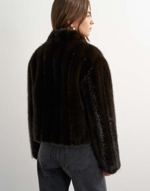 Topshop faux-fur kort jack met knoopsluiting in donkerbruin, 4 van 4