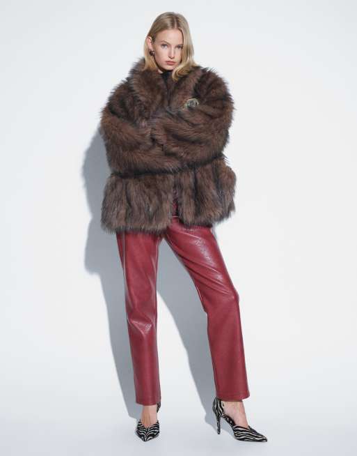 Topshop faux-fur veste mi-longue style châle en marron clair, 2 de 4