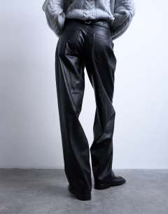 Model wearing Faux leather cinch trouser in black