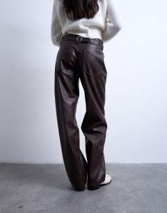 Model wearing Faux leather cinch trouser in brown