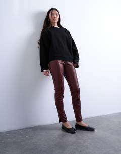 Faux leather drain pipe skinny trouser in burgundy