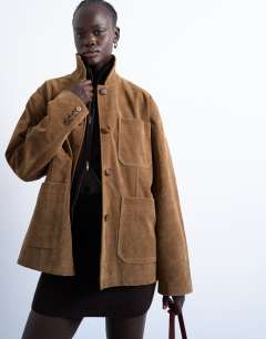 Model wearing Faux suede boxy casual shacket in tan
