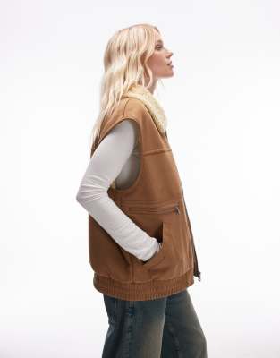 Topshop Topshop faux suede gilet in tan-Brown