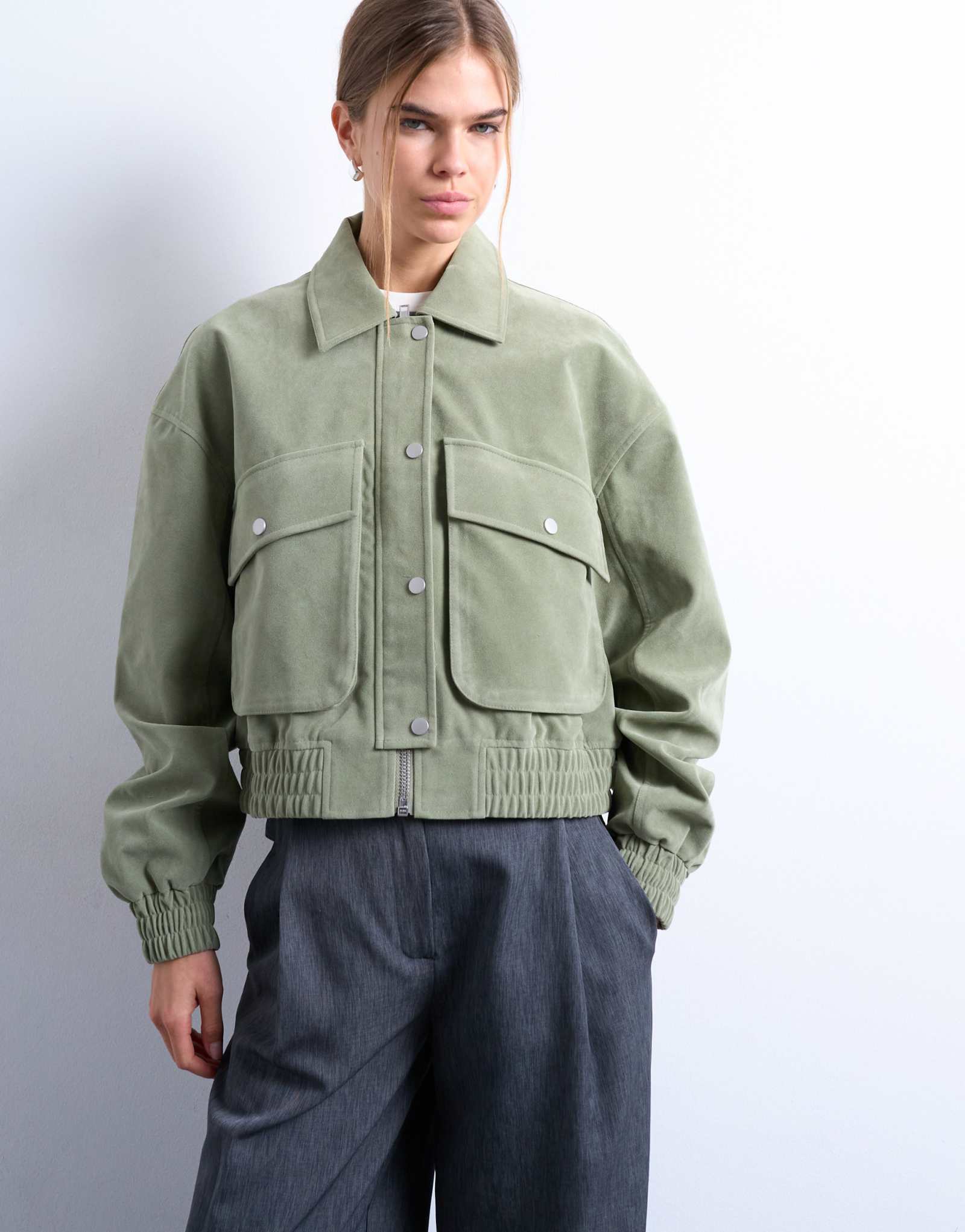 Короткая куртка из искусственной замши Topshop с накладными карманами цвета шалфея