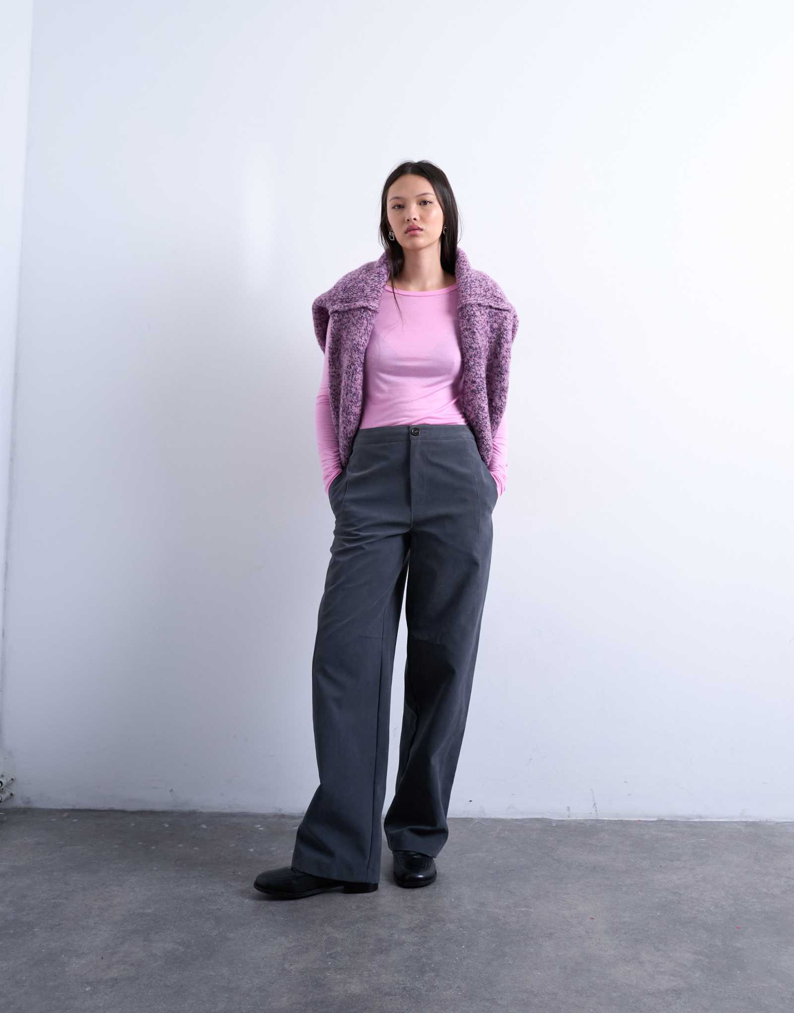 Широкие брюки из искусственной замши Topshop с отделкой швов из шифера