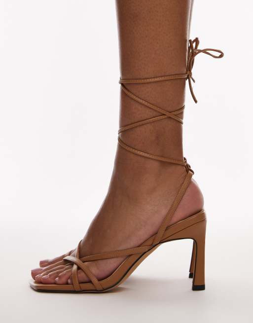 Topshop - Faye - Sandalen met hoge hak en bandjes in lichtbruin