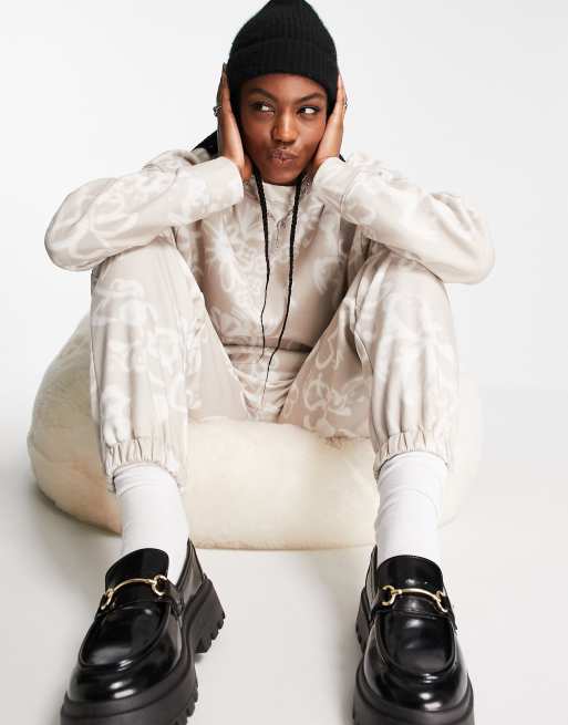 Topshop - Felpa color pietra con stampa a fiori sfumata