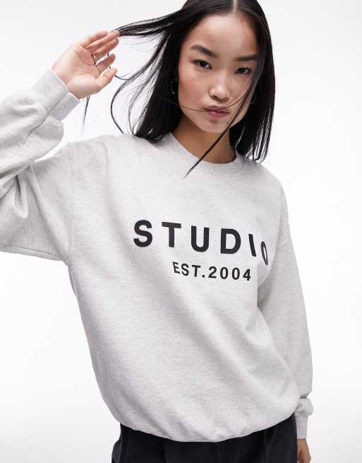 Topshop - Felpa oversize grigio mélange con stampa gommata Studio Est. 2004