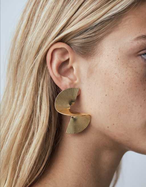 Topshop Fergy boucles d’oreilles à détail plié en doré, 5 de 5
