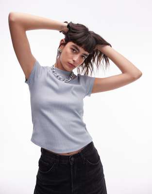 Topshop - Figurbetontes, geripptes T-Shirt in Schwarz mit abgerundetem Saum-Blau