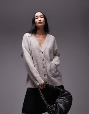 Topshop - Flauschige Oversize-Strickjacke in Haferbeige mit V-Ausschnitt und Taschen-Neutral