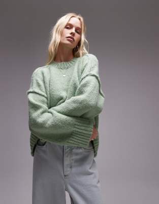 Topshop - Flauschiger Oversize-Strickpullover in Hellgrün mit Rundhalsausschnitt, geripptem Detail und freiliegender Nah...