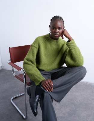 Topshop - Flauschiger Strickpullover aus Wollmix in Grün mit sichtbaren Nähten