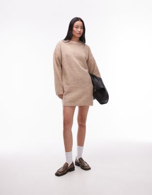 Topshop - Flauschiges Oversize-Strickkleid in Hellbeige mit Rundhalsausschnitt-Neutral