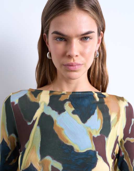 Topshop – Flerfärgad topp i mikrofiber med abstrakt tryck, 3 av 4