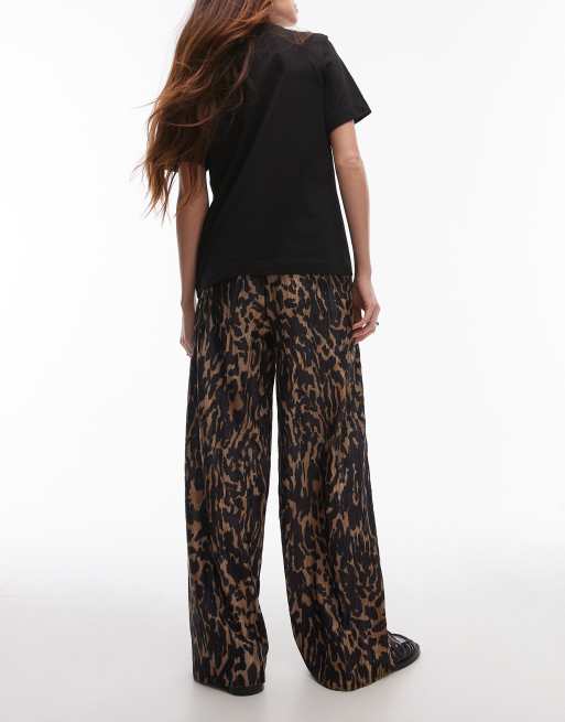 Topshop – Flerfärgade, suddigt leopardmönstrade byxor med plissering, 2 av 5