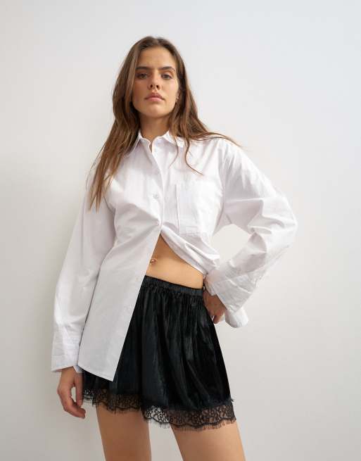 Topshop fløjls-shorts med blondedetaljer i sort, 1 af 5
