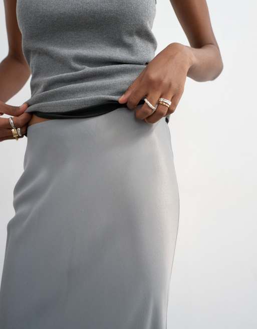 Topshop flood length satin bias maxi skirt in grey, 4 of 5