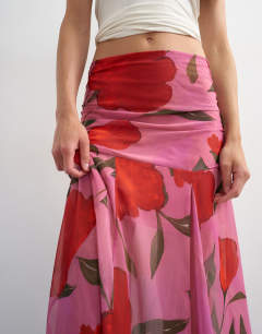 Model wearing Floral drop waist full circle skirt in pink