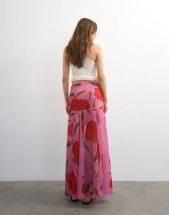 Model wearing Floral drop waist full circle skirt in pink