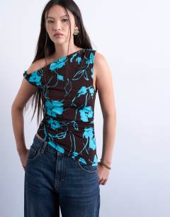 Model wearing Floral print one shoulder asymmetric top in brown