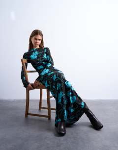 Floral print slash neck long sleeve maxi dress in chocolate